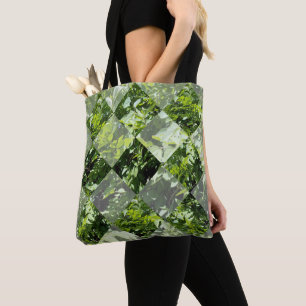 Emerald Elegance: Grönt Löv in Diamond cut Tygkasse