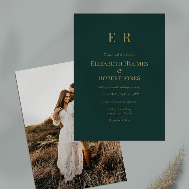 Emerald Grönt Guld Monogram Anpassningsbar Photo B Inbjudningar (Emerald Green Gold Monogram Custom Photo Wedding Invitation on a table.)