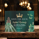Emerald Grönt Guld Quinceanera Spara Datumet<br><div class="desc">Meddela din speciella dag med en förtjusande Emerald Grönt Princess Quinceañera Spara datuminbjudan. Den här inbjudan anger tonen för ett royal firande. Den innehåller en vanlig smaragdpalett och information om eleganten i färg. Med delikata accenter som passar en prinsessa fångas magin av din kommande quinceañera. Den här tidlösa designen av...</div>