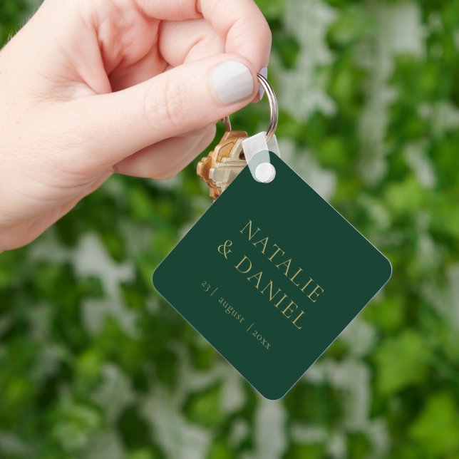 Emerald Grönt & Guld Typography Glamor Bröllop Nyckelring (Hand)