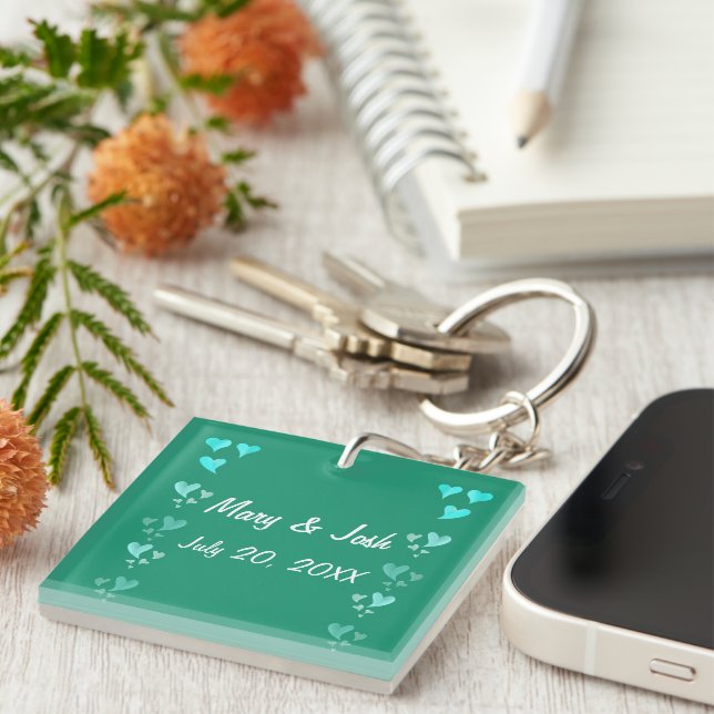 Emerald Grönt Hearts Wedding Favor Keychain (Högra Framsidan)