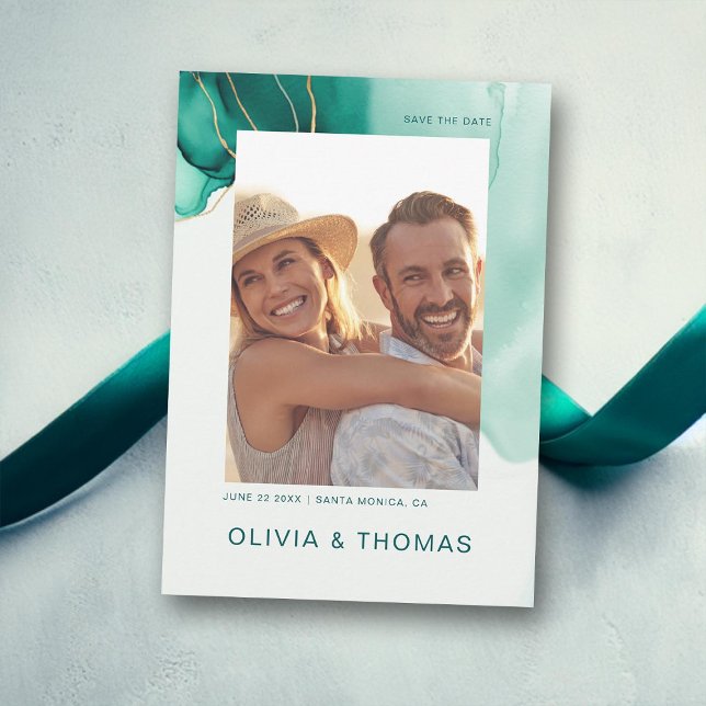 Emerald Grönt Modern Beach Wedding Photo Spara Dat Inbjudningar (emerald green gold modern summer beach wedding photo save the date elegant bohemian romantic boho)