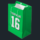 Emerald Grönt Sports Jersey Team Jersey<br><div class="desc">Emerald Grönt Team Jersey/Sports Jersey/Football Jersey Anpassa detta med ditt eget namn eller team namn och ett nummer. Du kan ändra textens storleka placering, färg och placering om du behöver göra ändringar, ta bort textskuggan, lägga till egen text och/eller bilder för att skapa din egen unika design med mera. FantabulousSports/Fantabulous...</div>