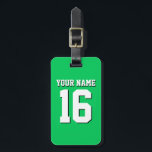 Emerald Grönt Sports Jersey Team Jersey Bagagebricka<br><div class="desc">Emerald Grönt Team Jersey/Sports Jersey/Football Jersey Anpassa detta med ditt eget namn eller team namn och ett nummer. Du kan ändra textens storleka placering, färg och placering om du behöver göra ändringar, ta bort textskuggan, lägga till egen text och/eller bilder för att skapa din egen unika design med mera. FantabulousSports/Fantabulous...</div>