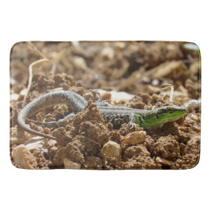 Emerald lizard Salamander i jorden Badrumsmatta