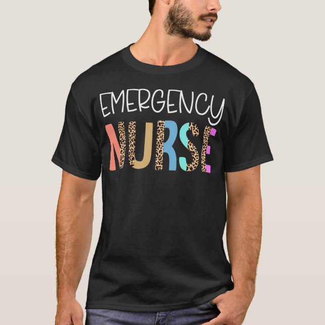 Emergency Nurse Bohemian Cheetah Leopard Print Pat T Shirt (Framsida)