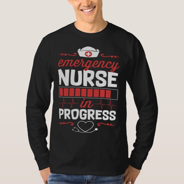 Emergency Nurse In Progress Nursing School Student T Shirt (Framsida)