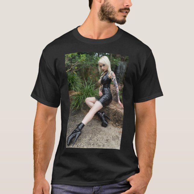 Emily Astrom - Latex Doll Classic T-Shirt (Framsida)