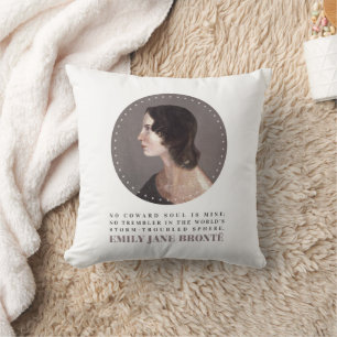 Emily Bronte Porträtt och Quote - No Coward Soul Kudde