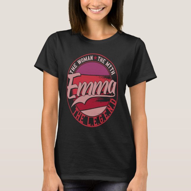 Emma Dam i Myth the Legend T Shirt (Framsida)