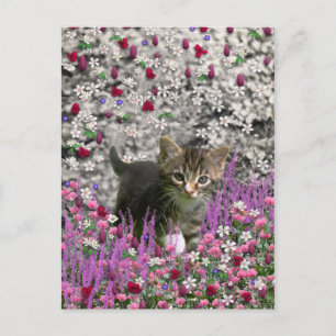 Emma i blommor I – Liten grå kattyngel Vykort