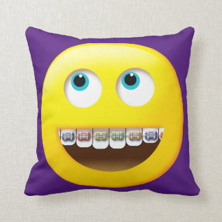 Emoji med Braces Pillow Kudde