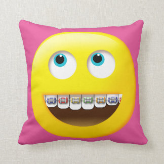 Emoji med Braces Pillow Kudde