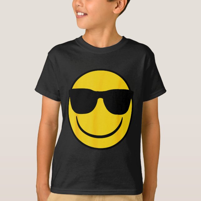 Emoji Retro Sungles Yellow Smile Face  T Shirt (Framsida)