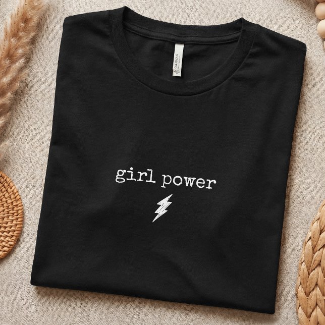 Empowering flickor kraft feministisk enkel t shirt (Skapare uppladdad)