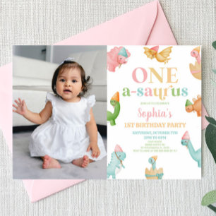 En A-Saurus Dinosaur första Födelsedagsfesten Inbjudningar