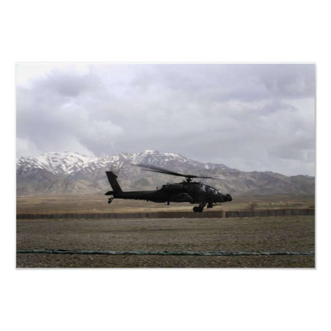 En AH-64A Apache som startar Fototryck (Framsidan)