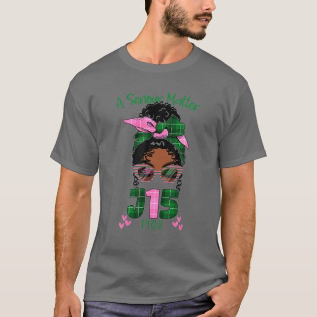 En allvarlig fråga J15 1908 grundardag AKA Sorori T Shirt (Framsida)