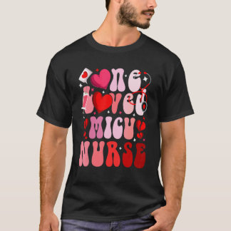En Älskad MICU Sjuksköterska Hjärtan Stetoskop All T Shirt