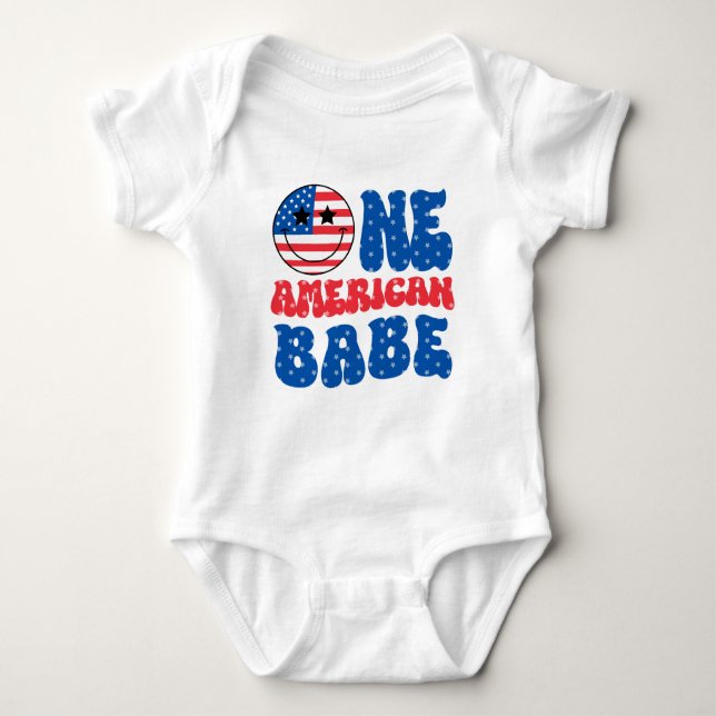En amerikan Babe 4 juli första födelsedag T Shirt (Framsida)
