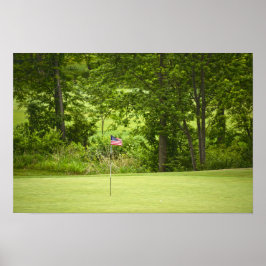 En amerikansk flagga på en golfgrönska poster