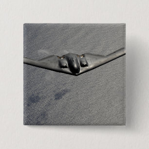 En ande B-2 flyger över Stilla havet Knapp
