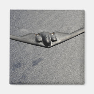 En ande B-2 flyger över Stilla havet Magnet