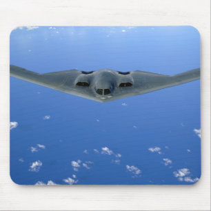 En ande B-2 soars till och med himmlen Musmatta