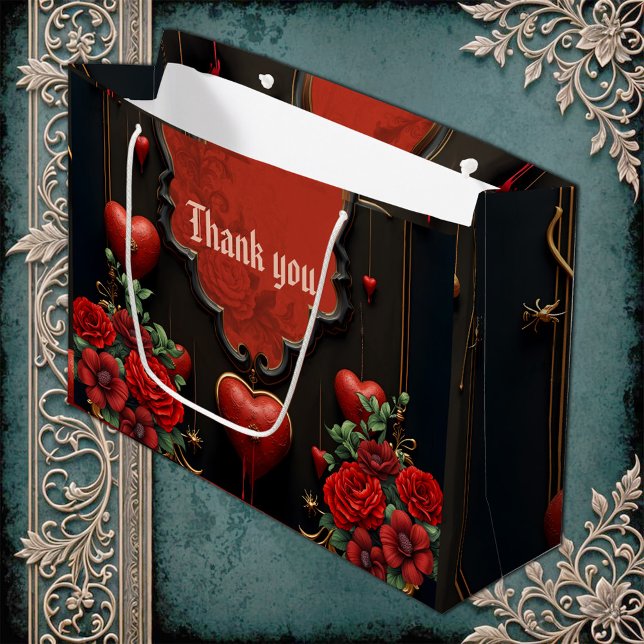 En aning gotiska, hjärtan och evig anslutning. (Skapare uppladdad)