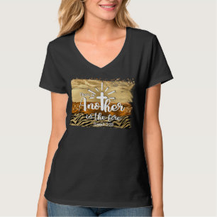 En annan i elden Daniel 3:25 Christian T-Shirt