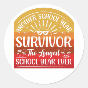 En annan skolår Survivor Funny School Runt Klistermärke