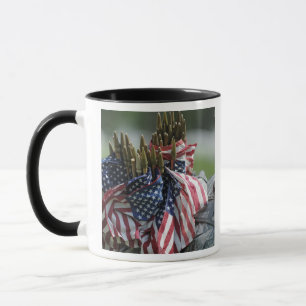 En armésoldats ryggsäck mugg
