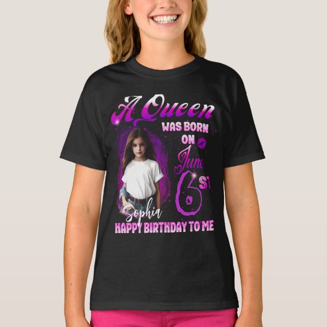 En Aueen föddes i juni Birthday Girl T Shirt (Framsida)