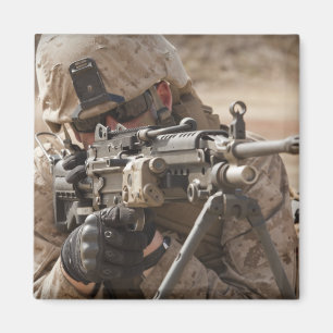 En automatisk vapenartillerist för squad ger magnet