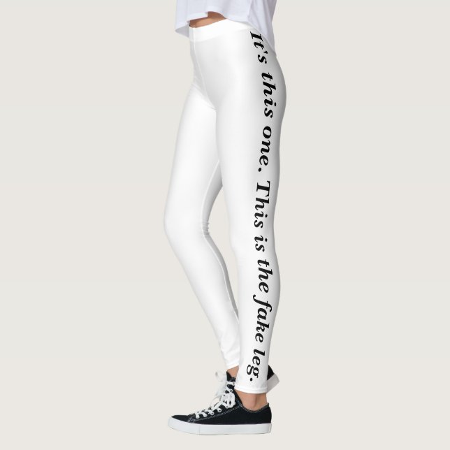 En av dessa lägger benen på ryggen är fejkar leggings (Vänster)
