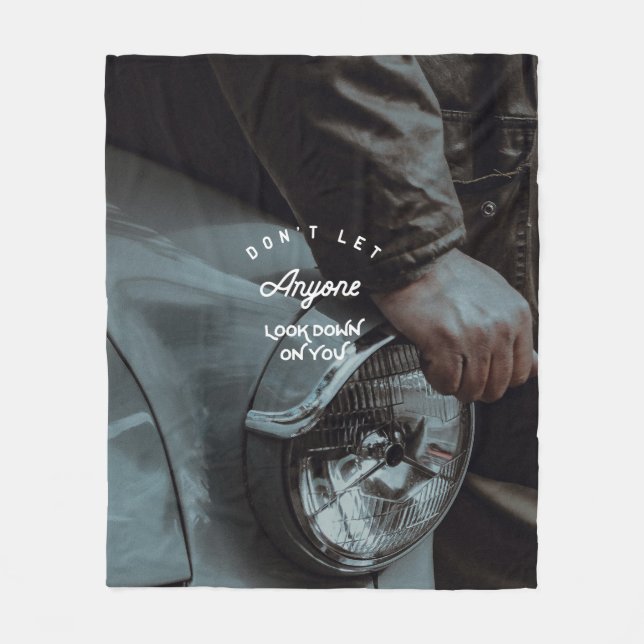 >- > en av en snäll >->ullfilt fleecefilt (Framsidan)