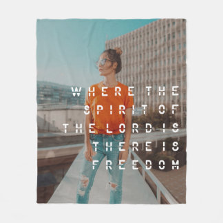 >- > en av ett snällt >->ullkast fleecefilt