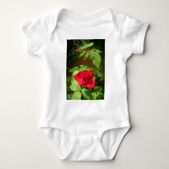 En av Röd ros av typ T-shirt (Framsida)