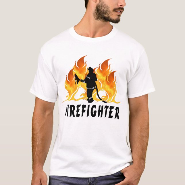 En avfyrakämpe flammar tee (Framsida)