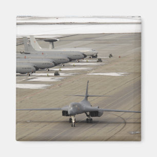 En B--1BLancer ankommer på Eielson flygvapen Magnet