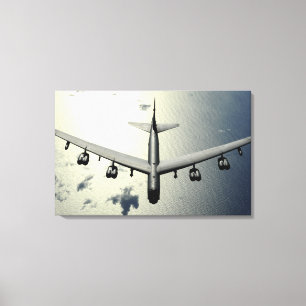 En B-52 Stratofortress i flyg Canvastryck