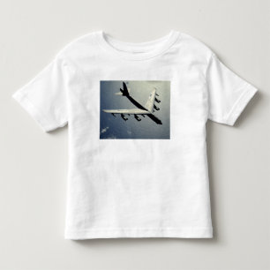 En B-52 Stratofortress i flyg T-shirt