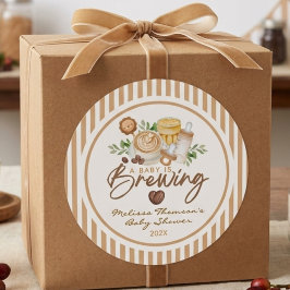 En baby brygger kaffe Latte Baby Shower Runt Klistermärke