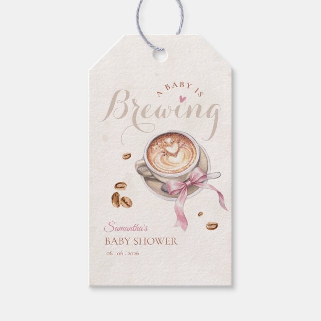 En baby brygger kaffe rosa rosett babyfest presentetikett (Framsidan)