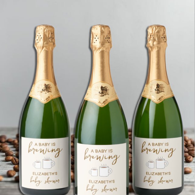 En Baby håller på att blåsa babyskabruk (Skapare uppladdad)