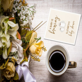 En Baby håller på att blåsa babyskabruk Pappersservett