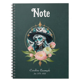 En bedövande kvinna med en bedövande skallmakerie anteckningsbok