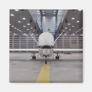En bekläda beskådar av ett obemannat flygplan f magnet