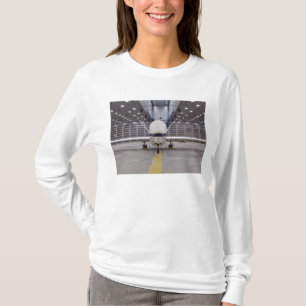 En bekläda beskådar av ett obemannat flygplan f t-shirt