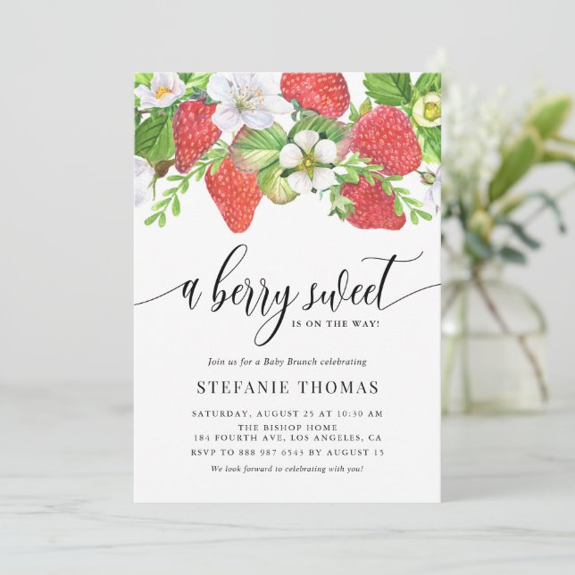 En berry Sweet Baby är på väg mot Baby Brunch Inbjudningar (Stående Fram)
